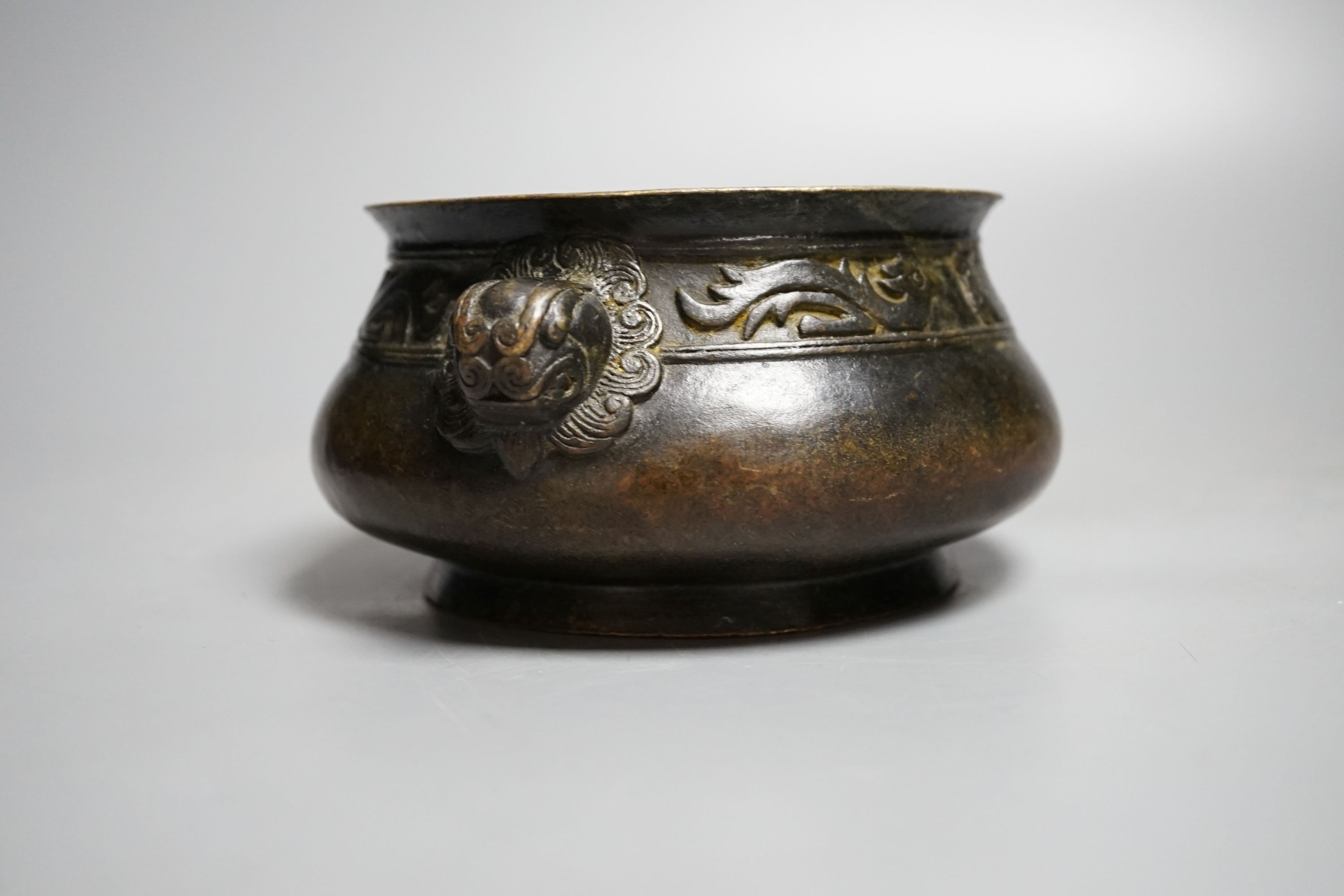 A Chinese Bronze censer, Xuande mark but later, height 8cm